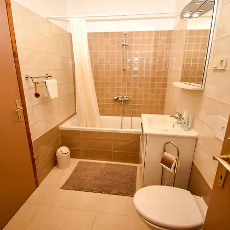 Apartmán And Frane *