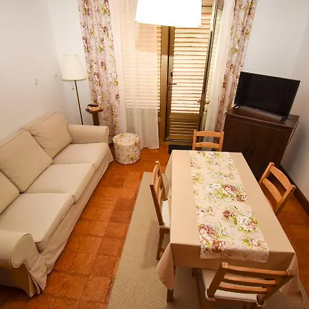 Appartement And Frane