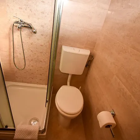 Appartement And Frane *