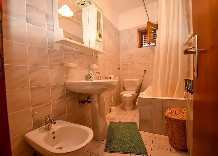 And Frane Apartamento Palit